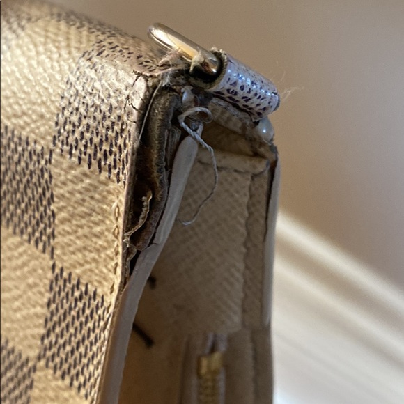 Zippy Louis Vuitton Monogram Wallet With Chain Authentic - Picture 10 of 10